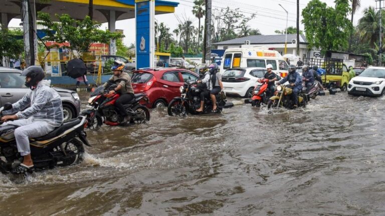 Monsoon Arrives in Kerala and Maharashtra: Heavy Rainfall Alerts and Record-Breaking Weather Unleashed!
