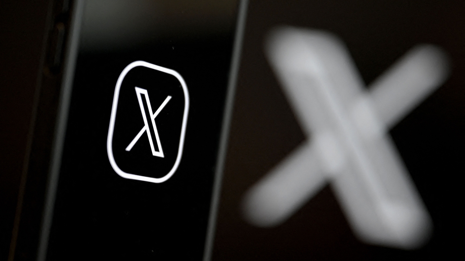 Global Outcry as X Users Face Dire DM Failures and Frustrating Errors – What's Going On?