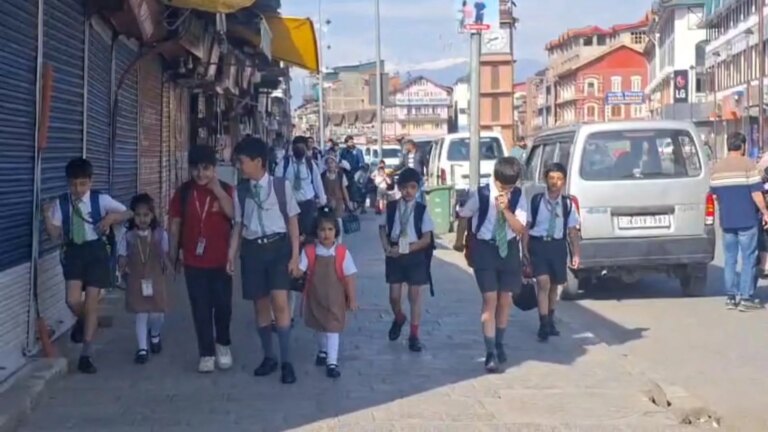 Parents Raise Concerns Over New School Timing in Kashmir Amid Heat Wave: Is It Enough?