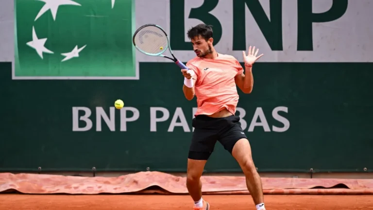 Exciting Day at Roland Garros: Navone and Cerúndolo Shine as Others Exit Early!