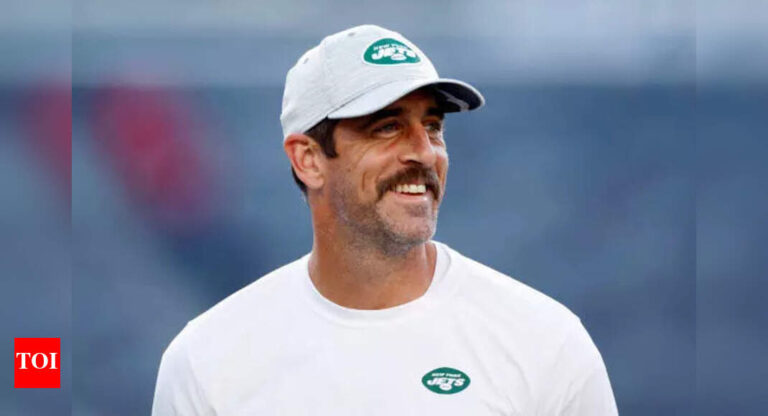 Pittsburgh Steelers Make Bold Move: Aaron Rodgers Signs $19.5 Million Deal for 2025 Season!