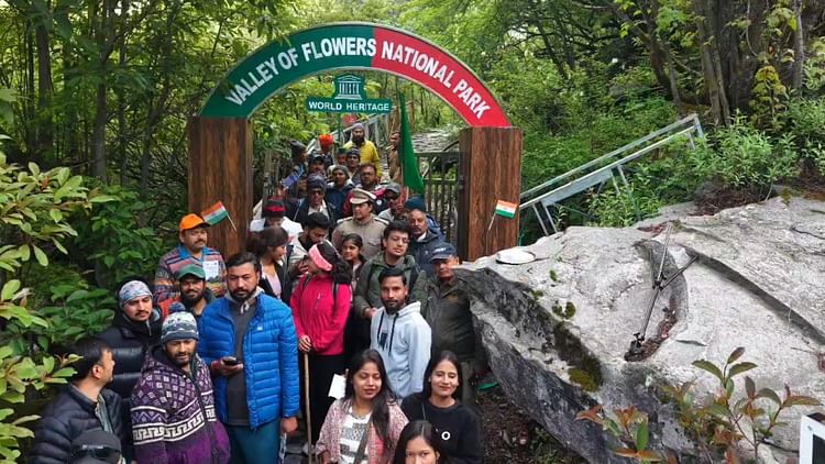 Explore the Majestic Valley of Flowers: Opening Day Welcomes Thrilled Tourists Amidst Scenic Blooms!